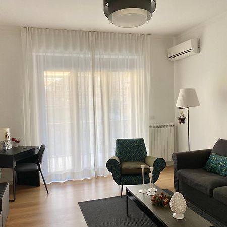 Home 22 Appartamento In Centro Storico - カターニア エクステリア 写真