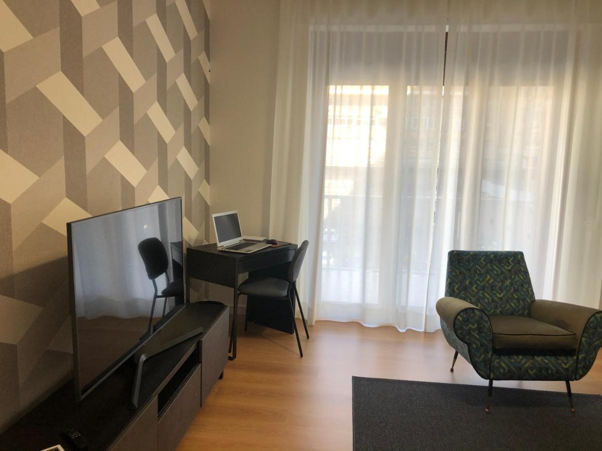 Home 22 Appartamento In Centro Storico - カターニア エクステリア 写真