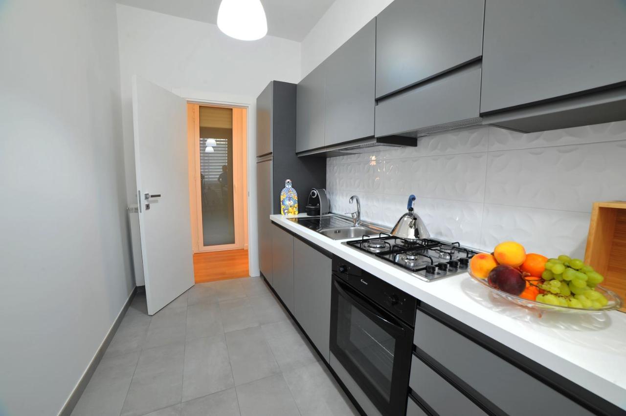Home 22 Appartamento In Centro Storico - カターニア エクステリア 写真