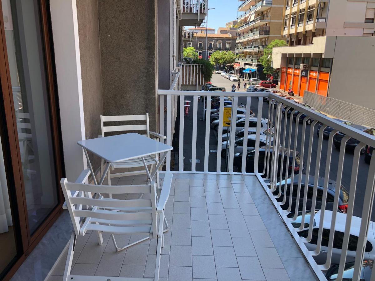 Home 22 Appartamento In Centro Storico - カターニア エクステリア 写真