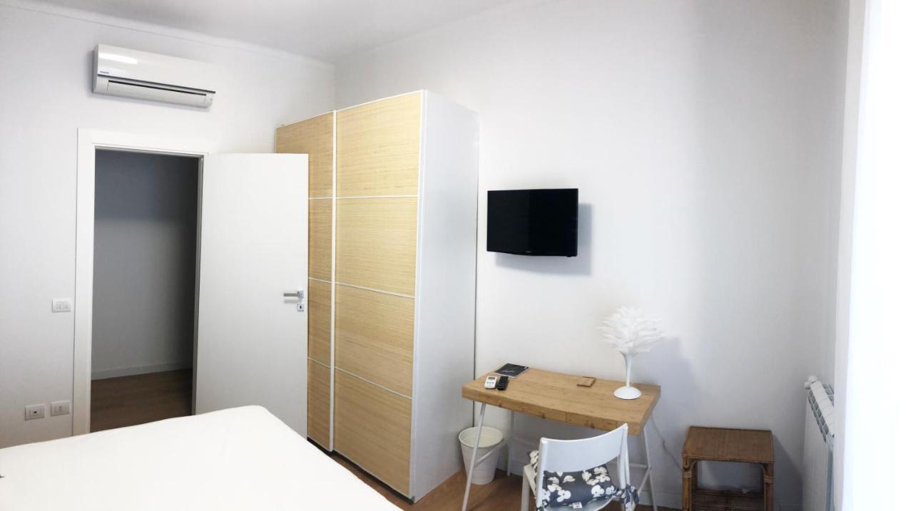 Home 22 Appartamento In Centro Storico - カターニア エクステリア 写真