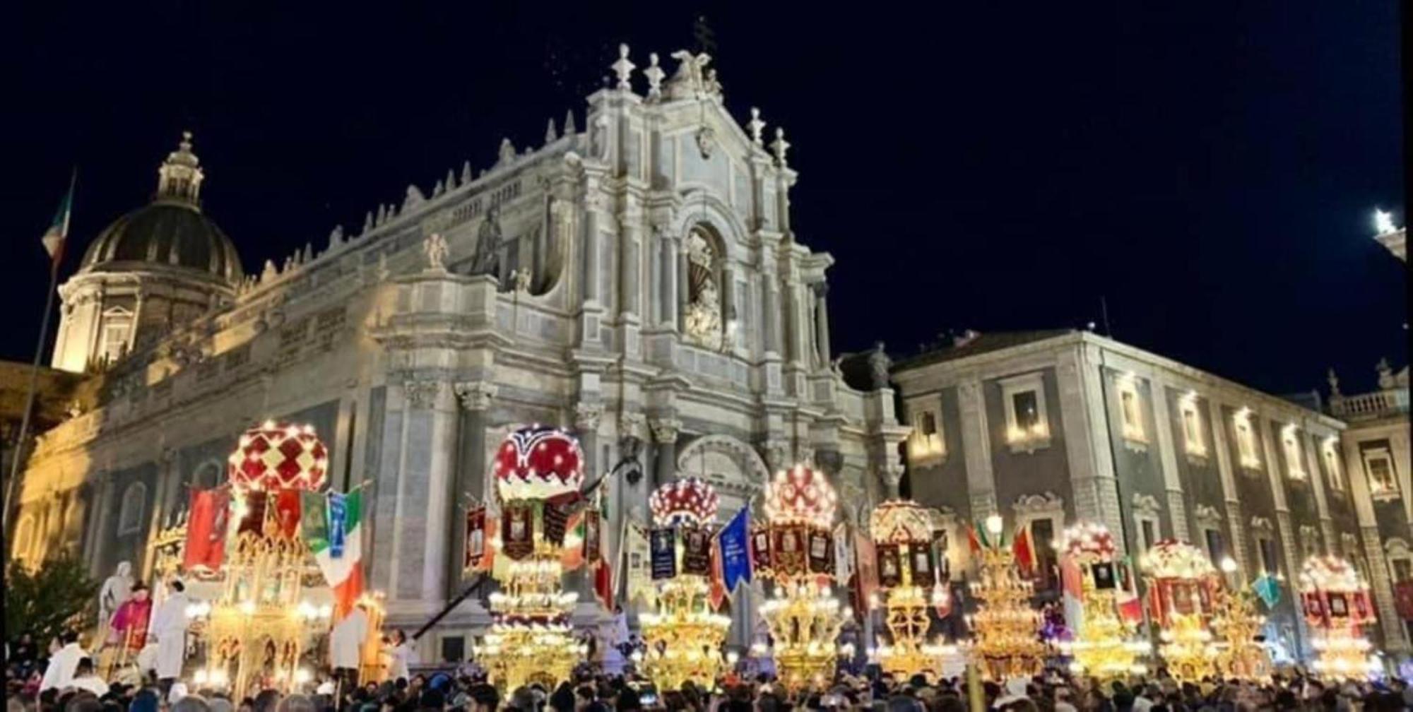 Home 22 Appartamento In Centro Storico - カターニア エクステリア 写真