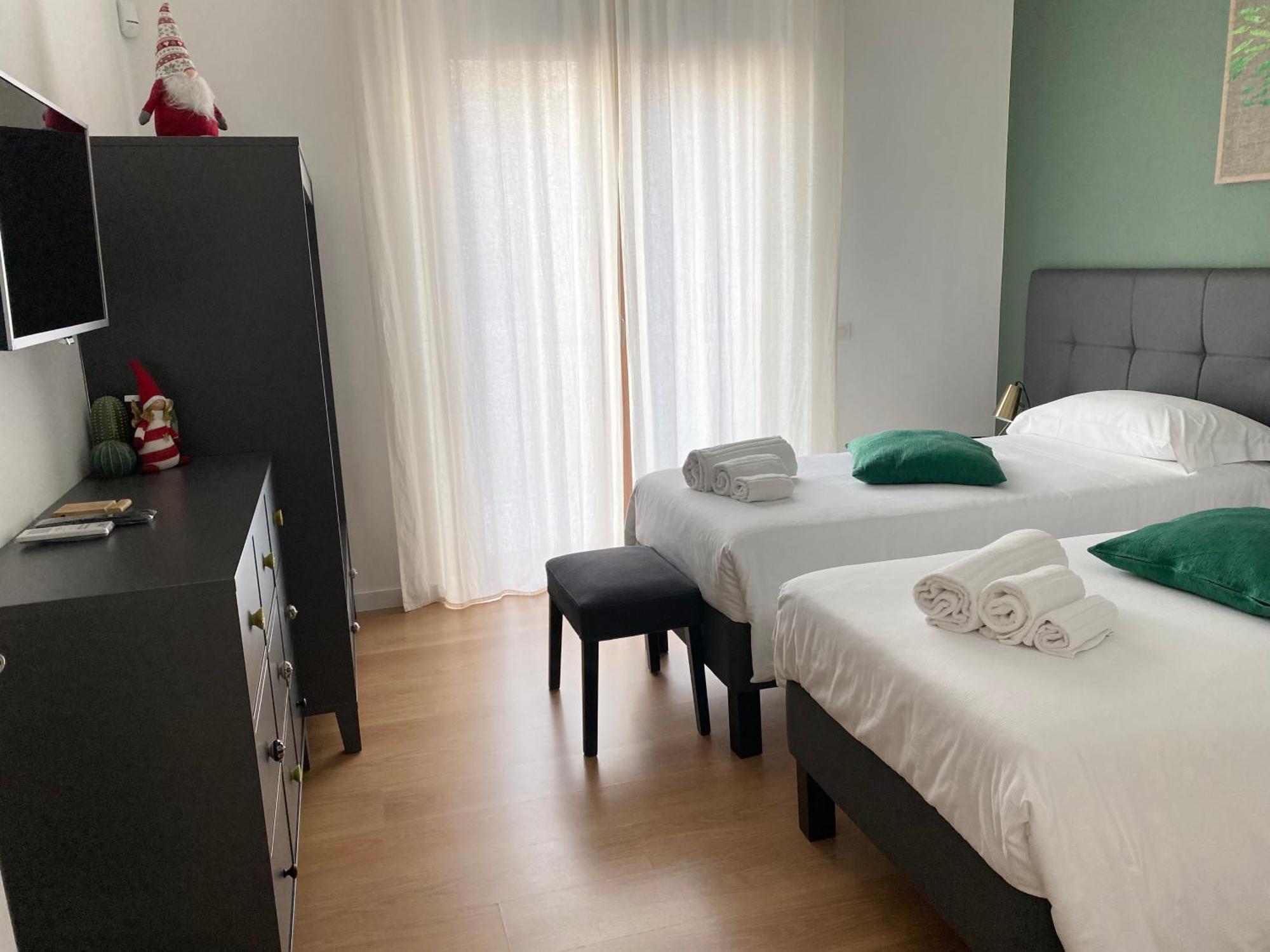 Home 22 Appartamento In Centro Storico - カターニア エクステリア 写真